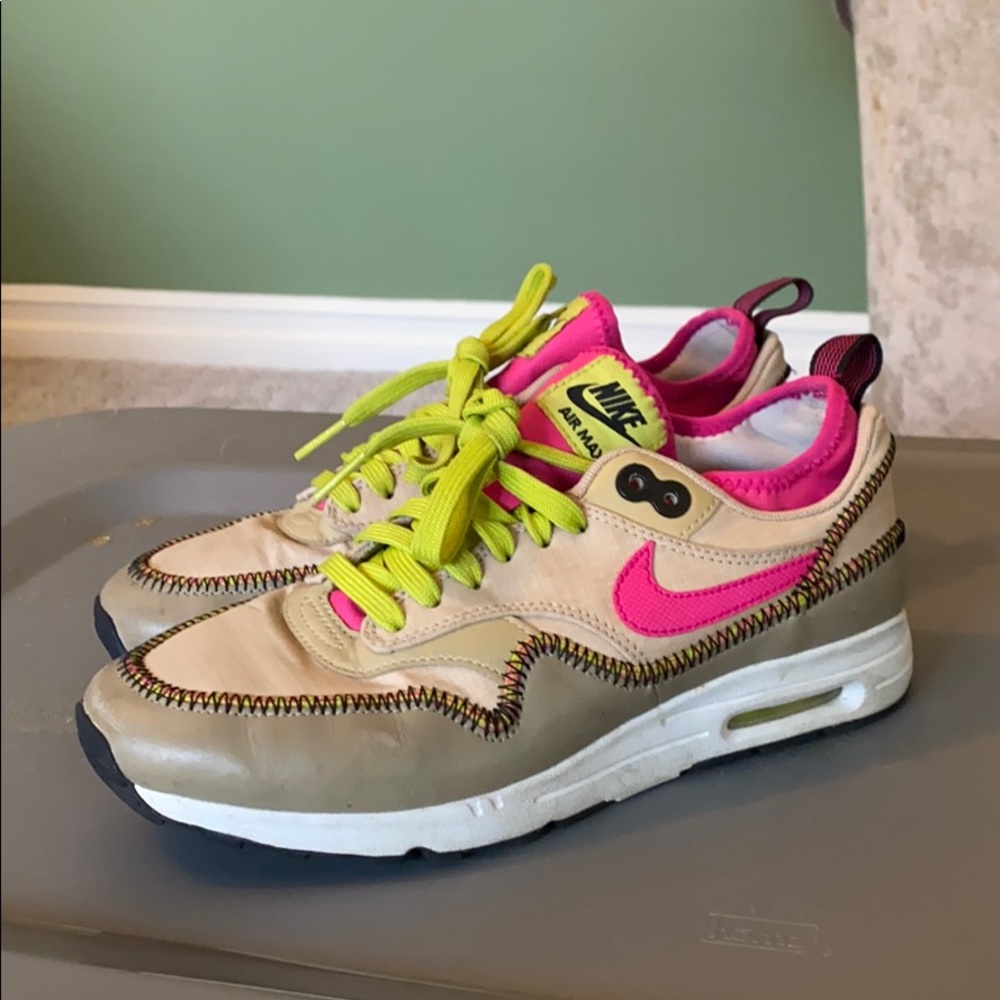 NIKE AIR MAX 7.5